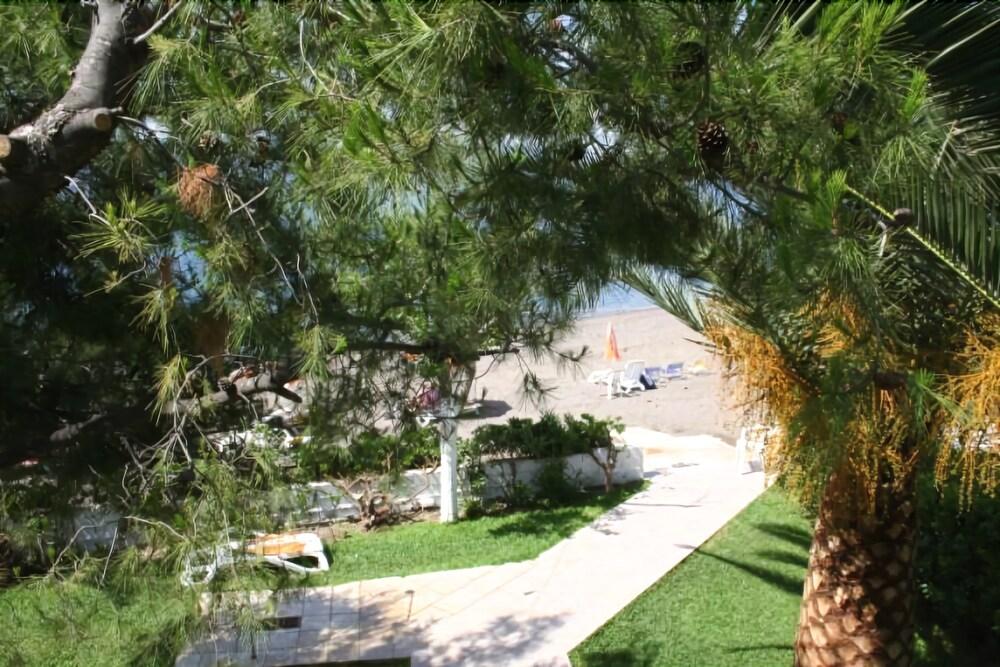 Posidonia Pension Amarynthos Luaran gambar