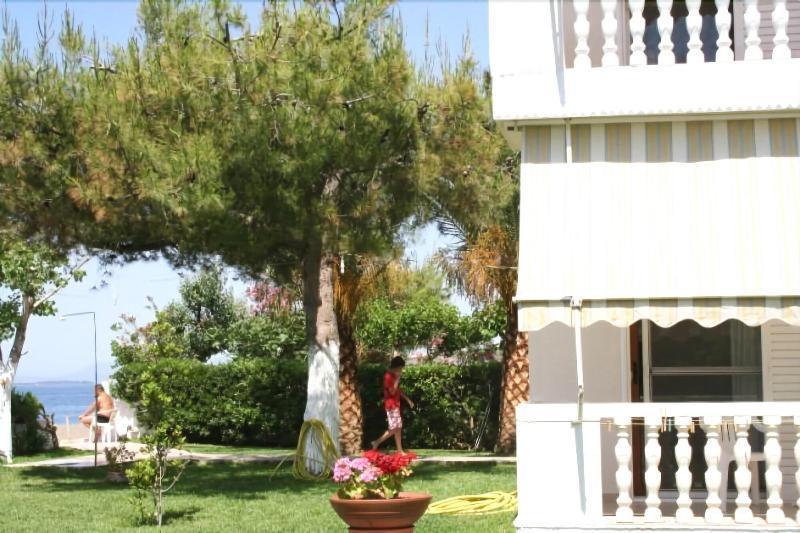 Posidonia Pension Amarynthos Luaran gambar