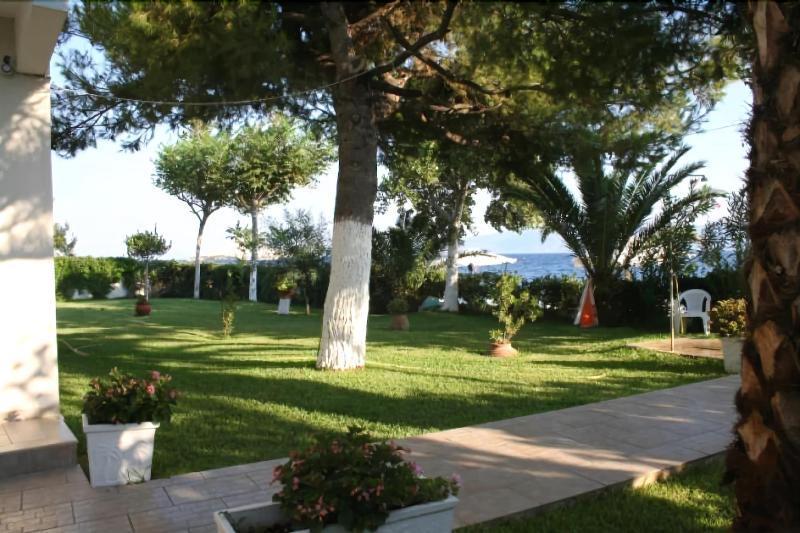 Posidonia Pension Amarynthos Luaran gambar