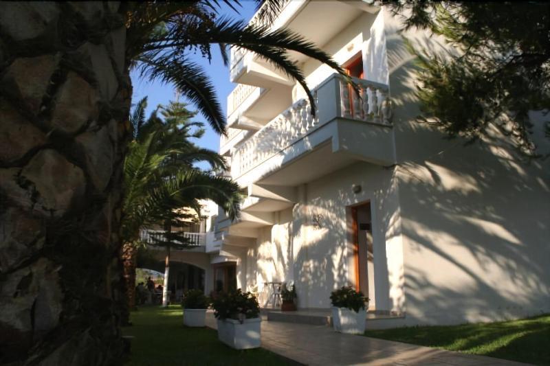 Posidonia Pension Amarynthos Luaran gambar