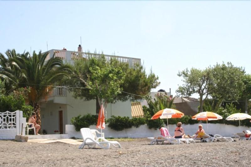Posidonia Pension Amarynthos Luaran gambar