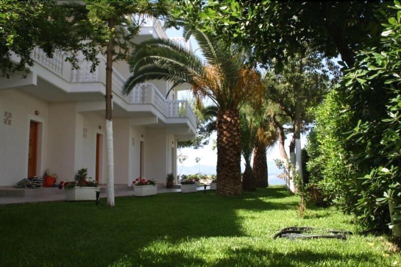 Posidonia Pension Amarynthos Luaran gambar
