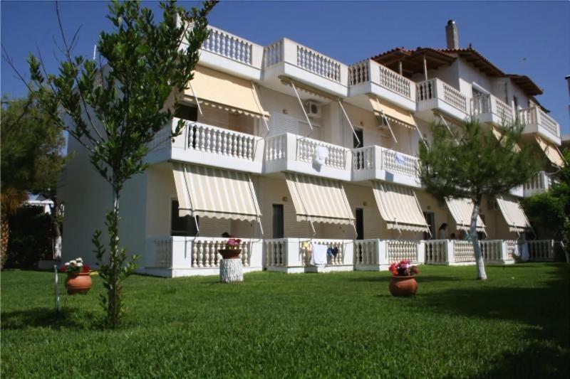 Posidonia Pension Amarynthos Luaran gambar