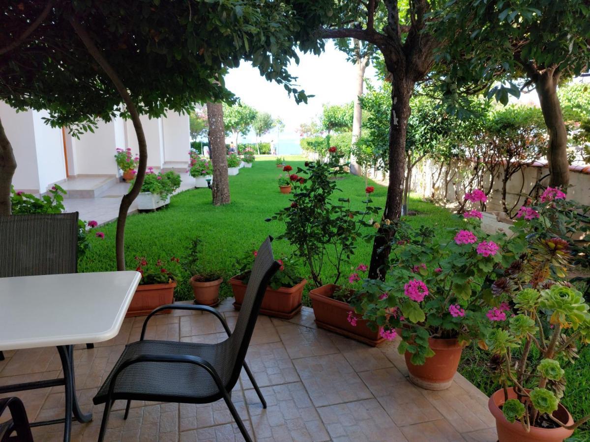Posidonia Pension Amarynthos Luaran gambar