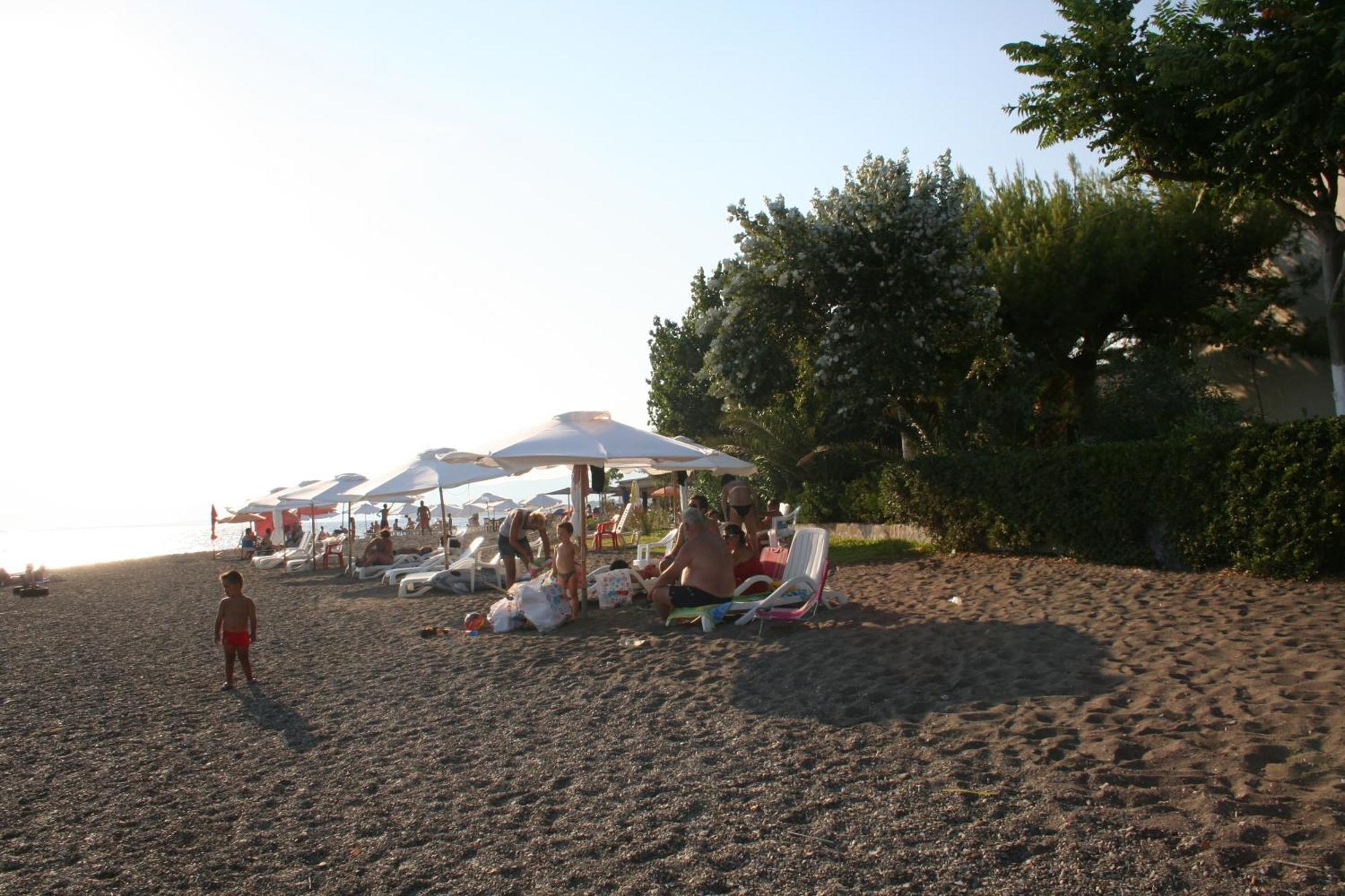 Posidonia Pension Amarynthos Luaran gambar