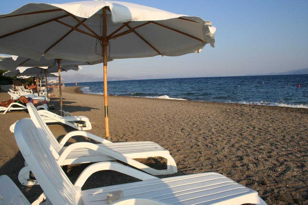 Posidonia Pension Amarynthos Luaran gambar