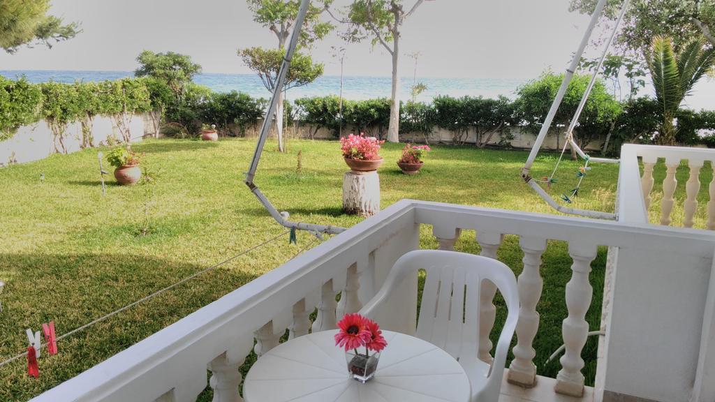 Posidonia Pension Amarynthos Luaran gambar