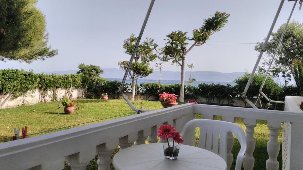 Posidonia Pension Amarynthos Luaran gambar