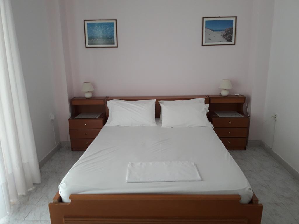Posidonia Pension Amarynthos Luaran gambar